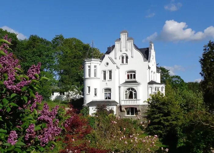 Weissevilla Friedrichsbrunn Weisse Haus * Thale